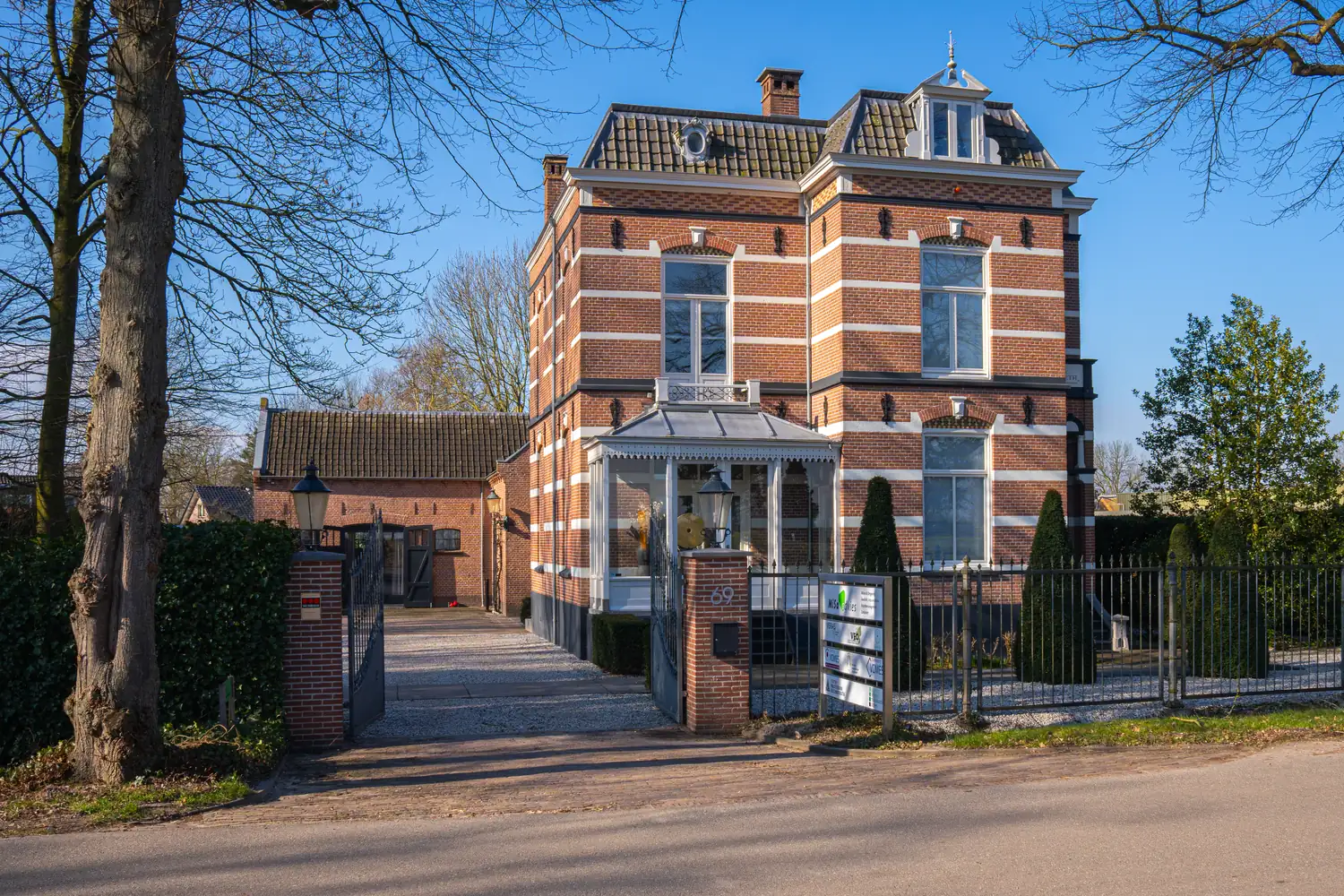 The MiSa advies office building